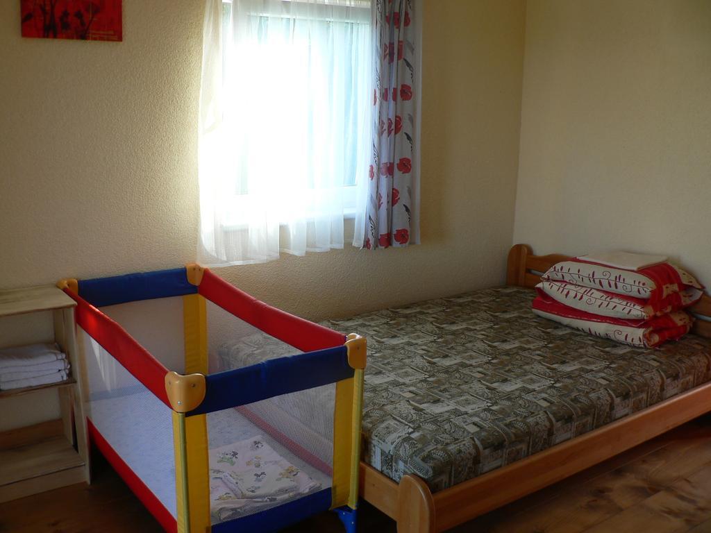 Guest House Podnieki Ventspils Ruang foto